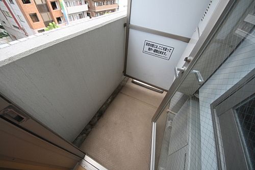 アムス四谷三丁目
