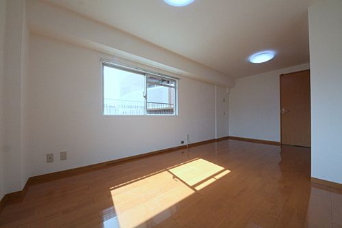 メゾンド四谷
