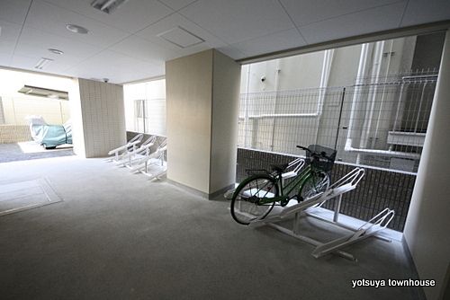 インプレストコア四谷坂町