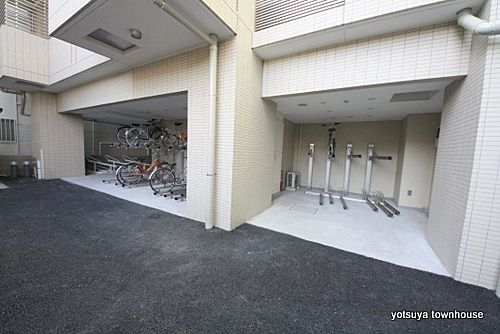 インプレストコア四谷坂町